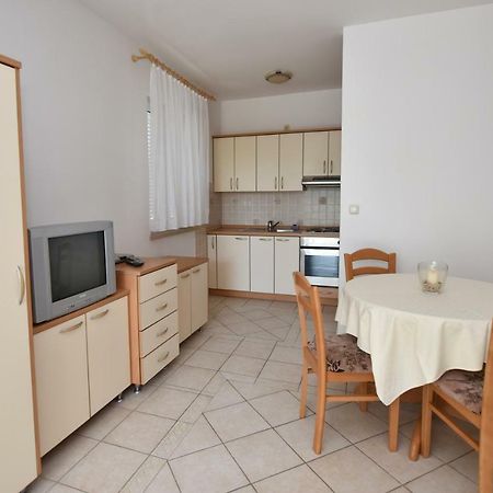 Milka Appartements Stara Novalja Exteriér fotografie