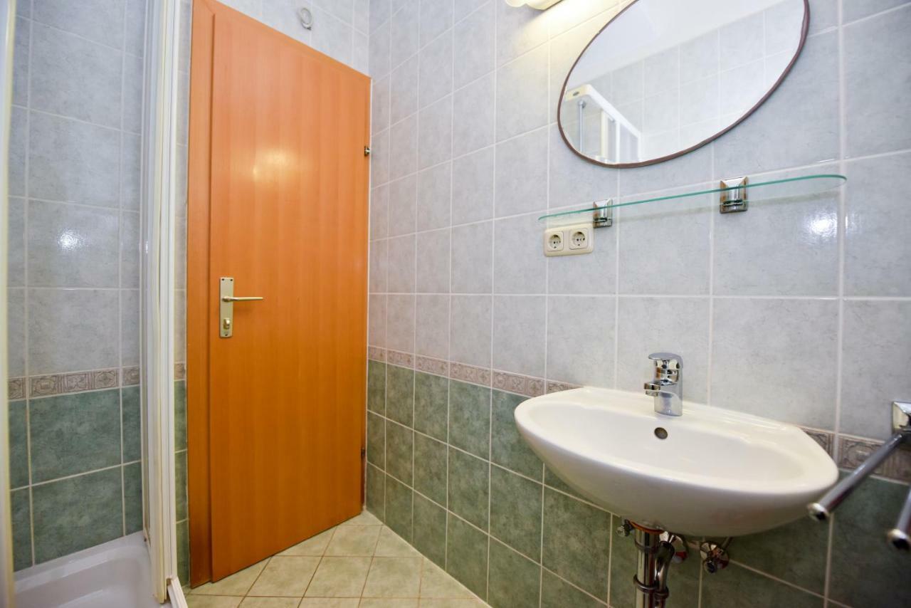Milka Appartements Stara Novalja Exteriér fotografie