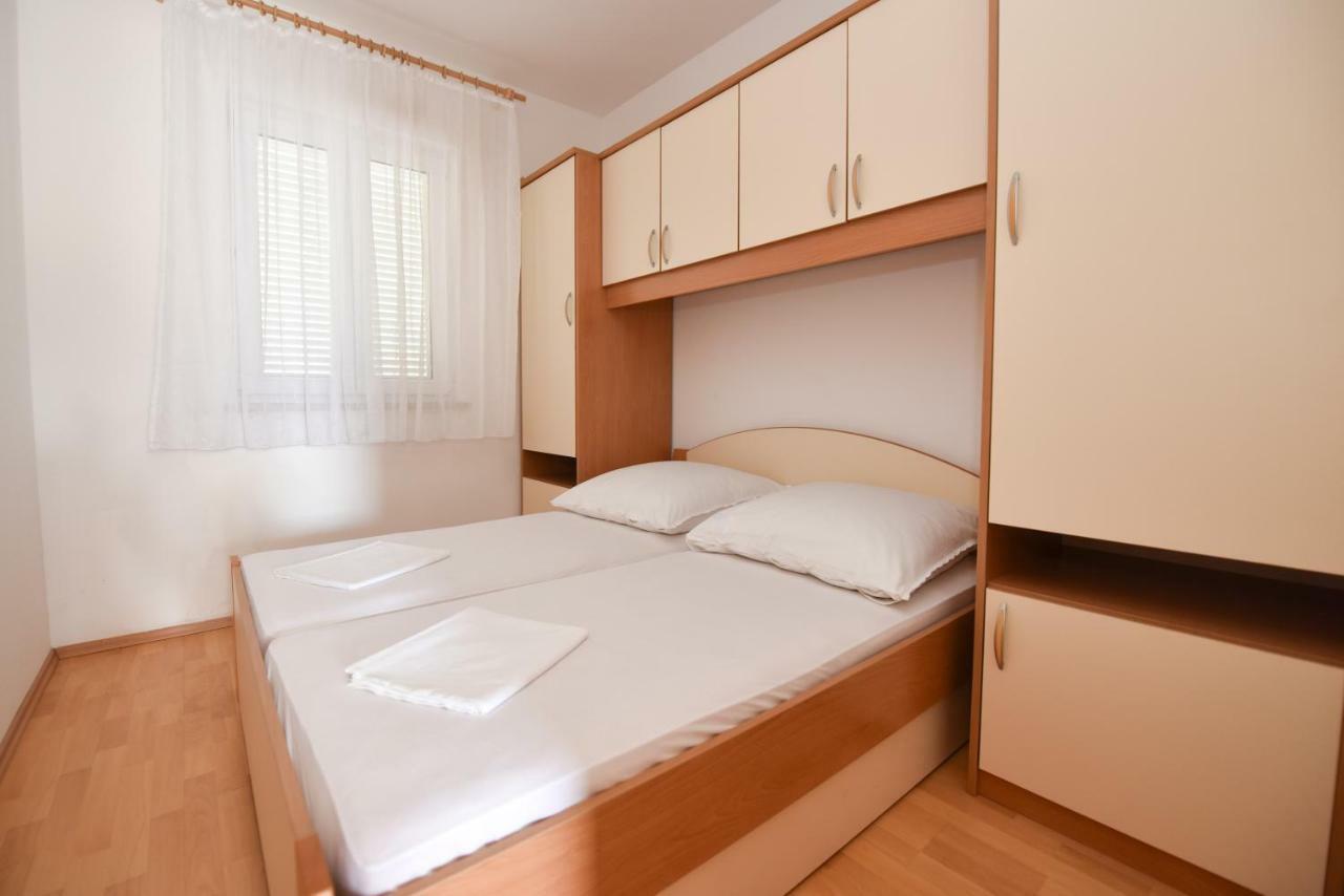 Milka Appartements Stara Novalja Exteriér fotografie