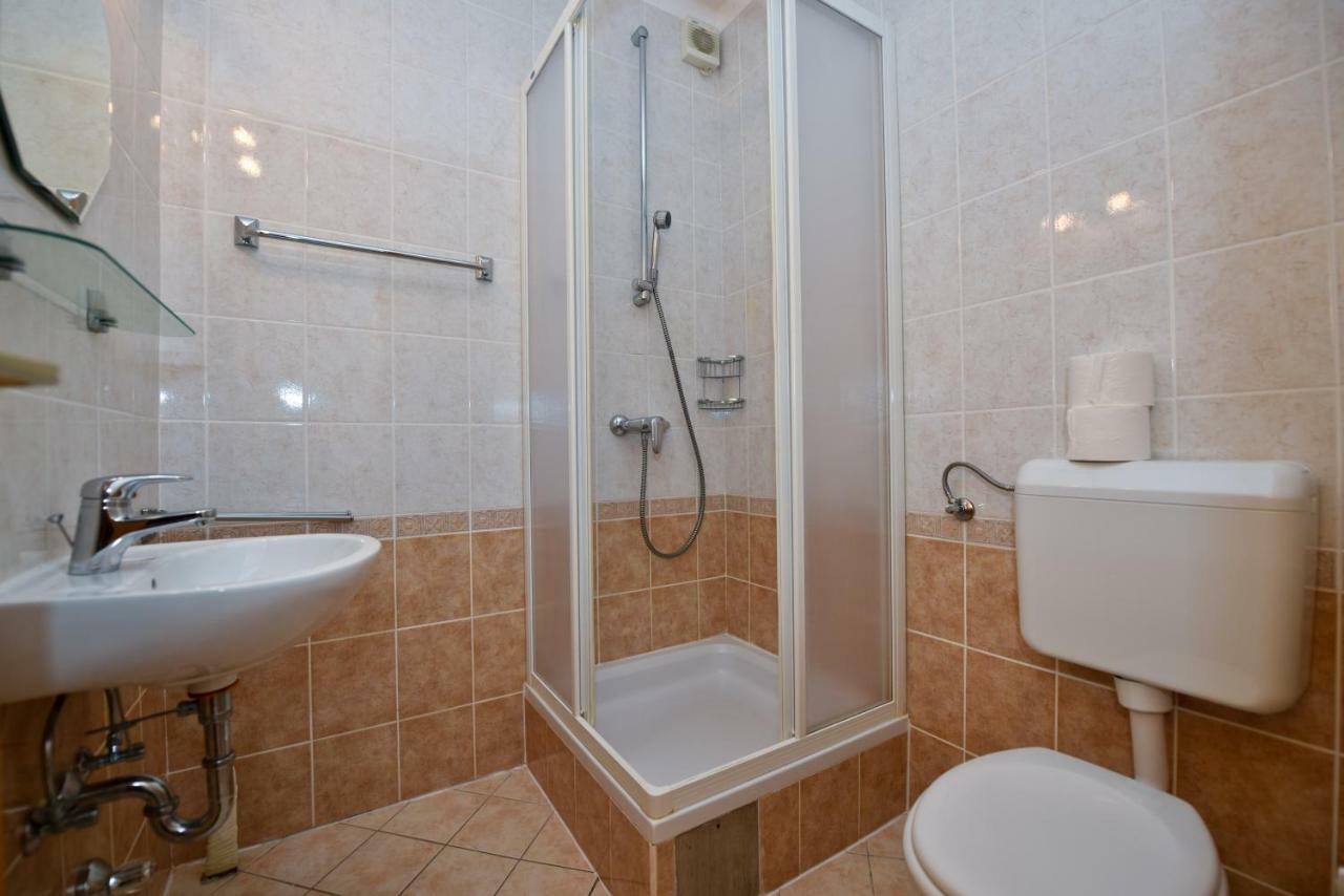 Milka Appartements Stara Novalja Exteriér fotografie